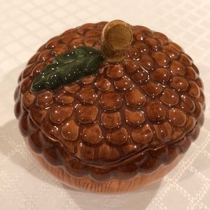 Acorn dish